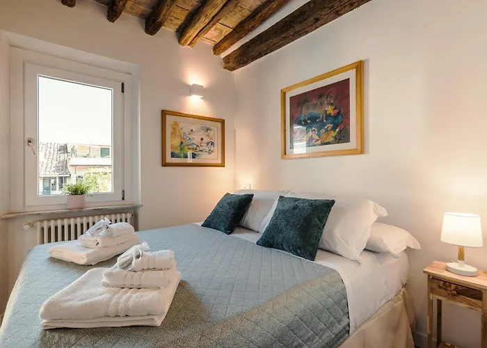 Cs Spanish Steps Boutique Apartment