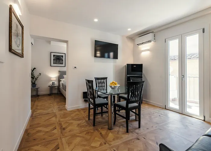 Cs Spanish Steps Boutique Apartment