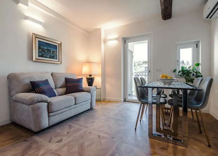 Cs Spanish Steps Boutique Apartment *