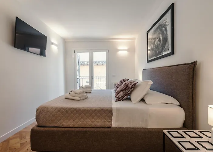 Cs Spanish Steps Boutique Apartment